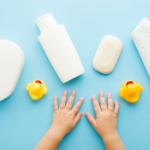 Panduan Lengkap Tips Memilih Sabun Mandi Yang Aman Untuk Kulit Sensitif Anak